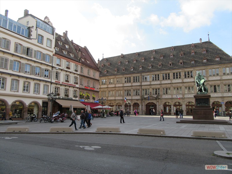 28 Gutenburg Square